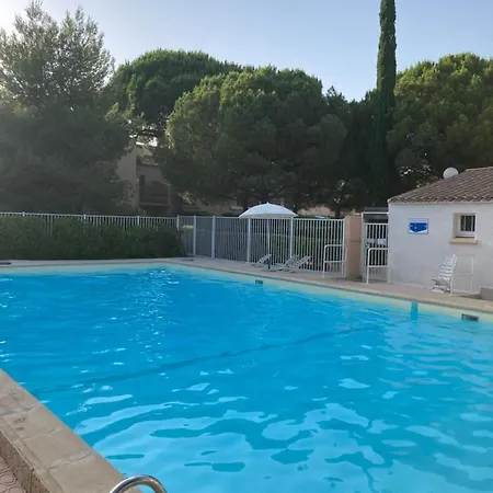 Vue Piscine Sous Les Pins Apartment Agde