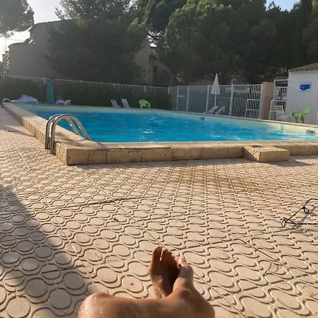 Vue Piscine Sous Les Pins * Agde